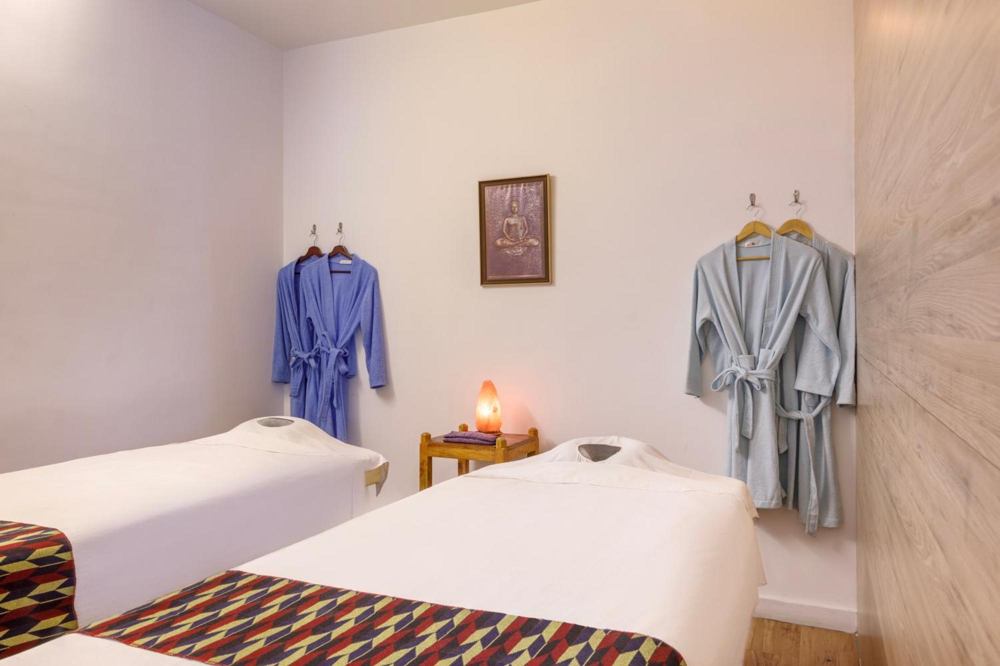 Hotel Ambassador By Ace Hotels Катманду Екстер'єр фото