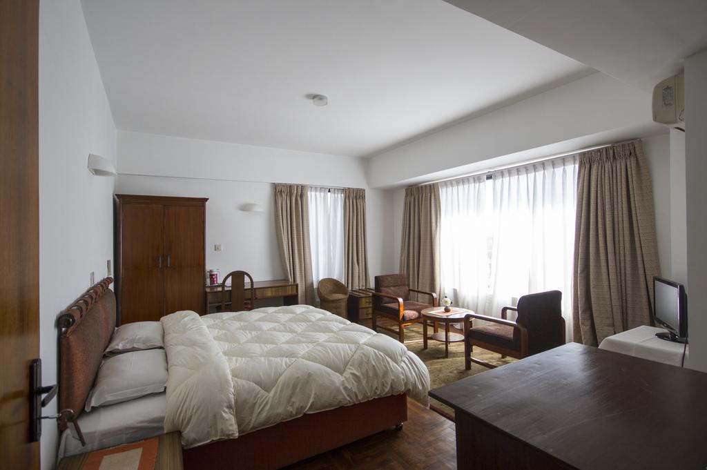 Hotel Ambassador By Ace Hotels Катманду Екстер'єр фото