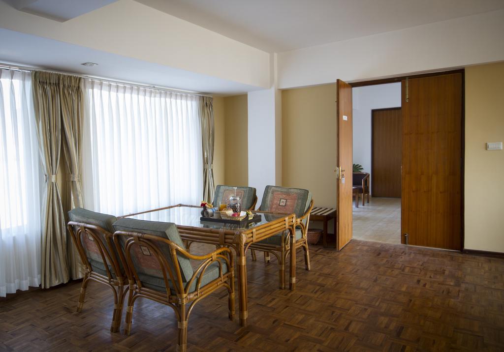 Hotel Ambassador By Ace Hotels Катманду Екстер'єр фото